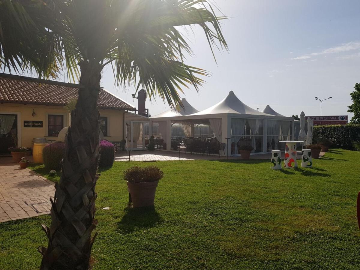 Hotel I Giardini Del Novecento Lamezia Terme Exterior foto